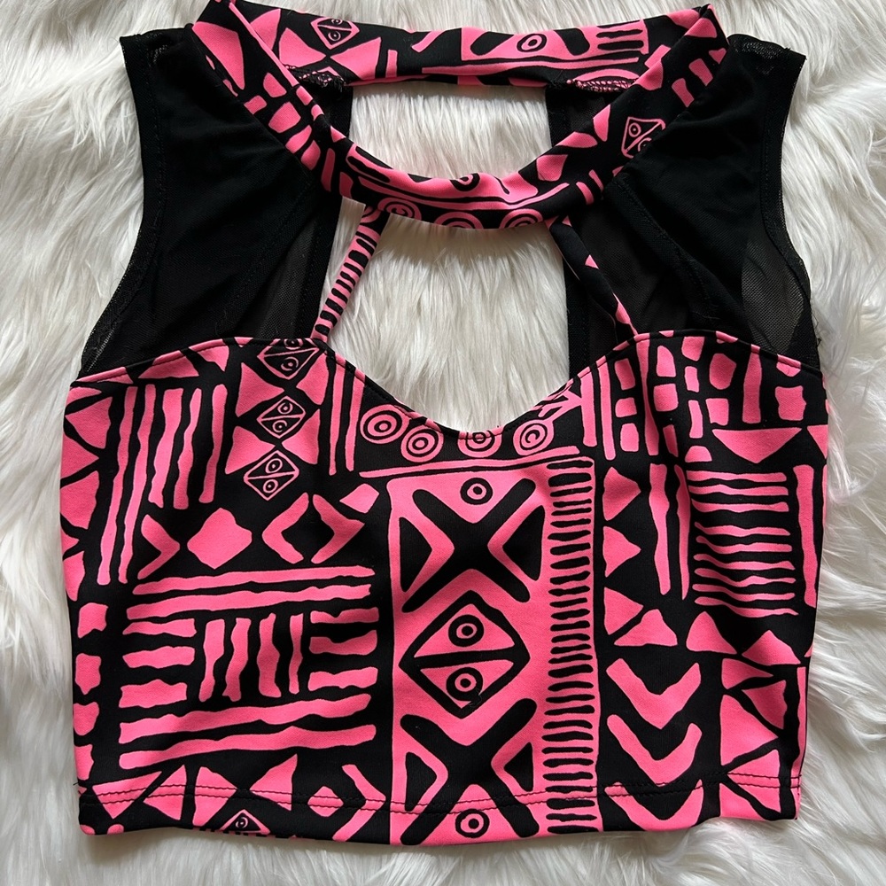 Janice Activewear crop top. Neon pink and black. Size Small